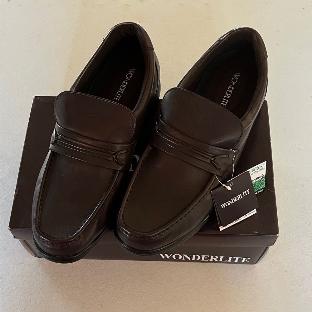 NWT Wonderlite “Walter” Men's Elegant Brown Loafers Size 13M